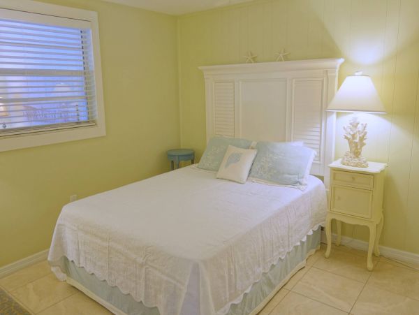 Anna Maria Vacation Condo, Walk to Beach, 2 Bedrooms