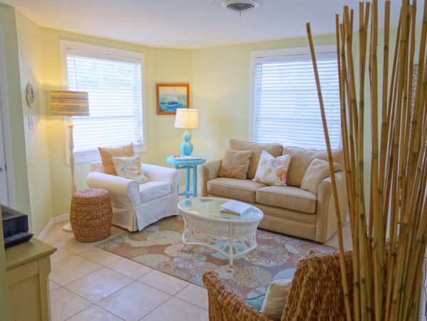 Anna Maria Vacation Condo, Walk to Beach, 2 Bedrooms