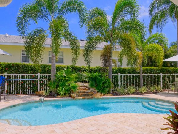 Anna Maria Vacation Condo, Walk to Beach, 2 Bedrooms