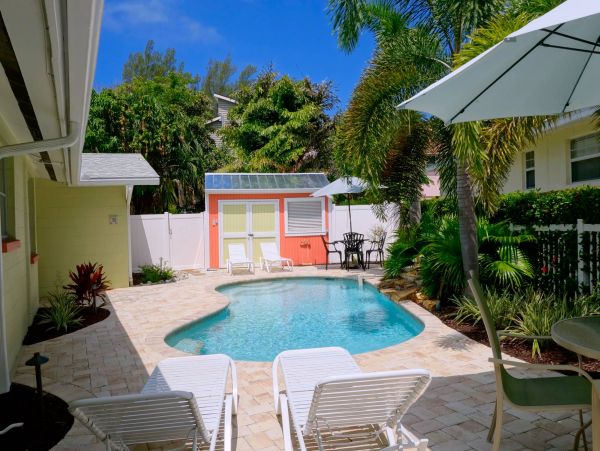 Anna Maria Vacation Condo, Walk to Beach, 2 Bedrooms