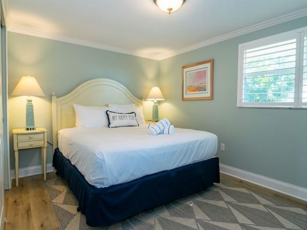 Holmes Beach Gulf Front Vacation Home 3 Bedrooms Sleeps Six
