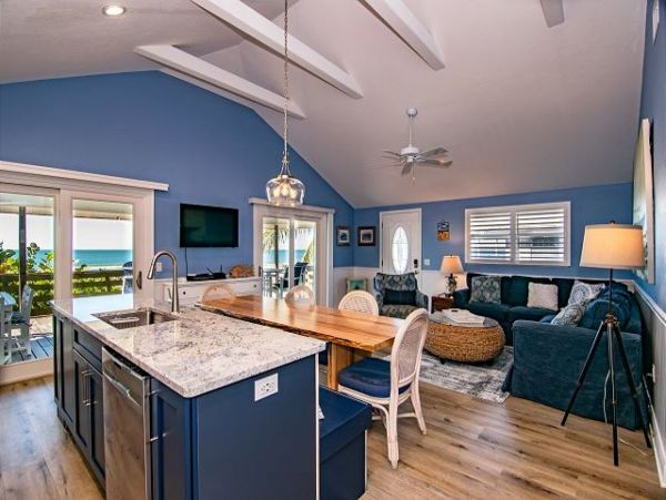 Holmes Beach Gulf Front Vacation Home 3 Bedrooms Sleeps Six