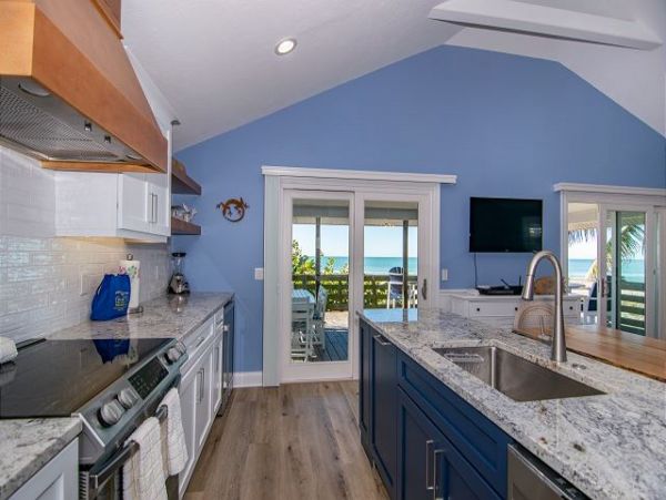 Holmes Beach Gulf Front Vacation Home 3 Bedrooms Sleeps Six