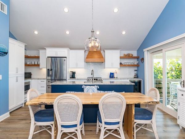 Holmes Beach Gulf Front Vacation Home 3 Bedrooms Sleeps Six