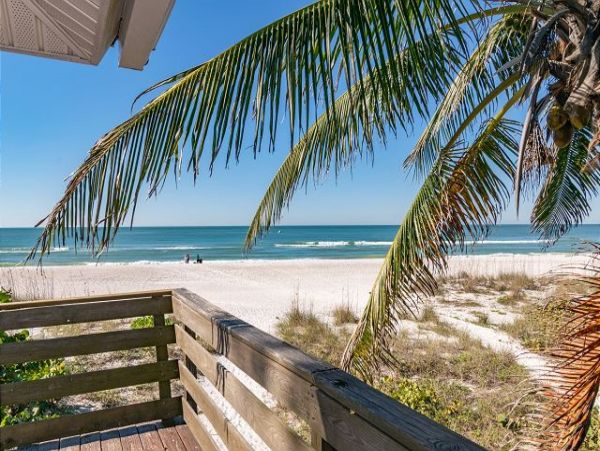 Holmes Beach Gulf Front Vacation Home 3 Bedrooms Sleeps Six