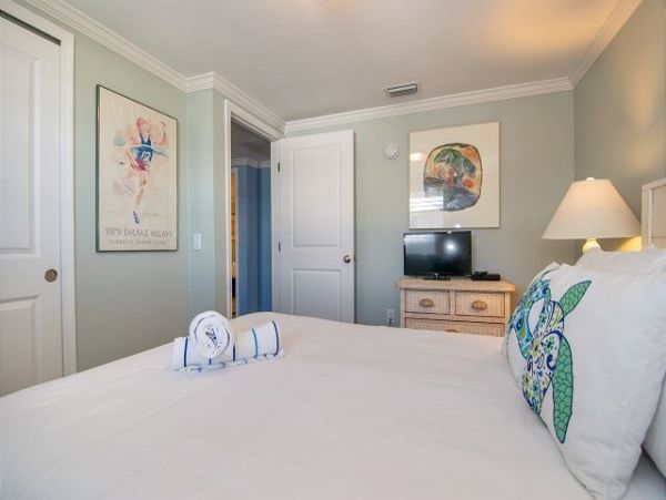 Holmes Beach Gulf Front Vacation Home 3 Bedrooms Sleeps Six