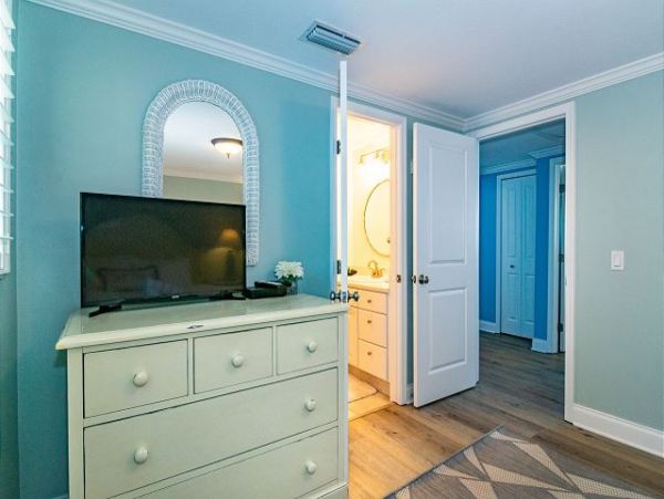 Holmes Beach Gulf Front Vacation Home 3 Bedrooms Sleeps Six
