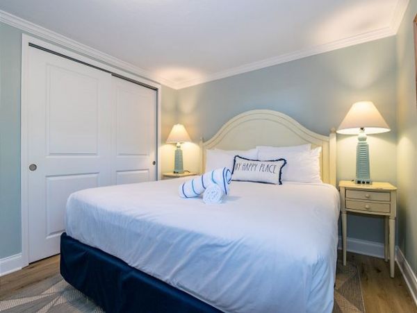 Holmes Beach Gulf Front Vacation Home 3 Bedrooms Sleeps Six