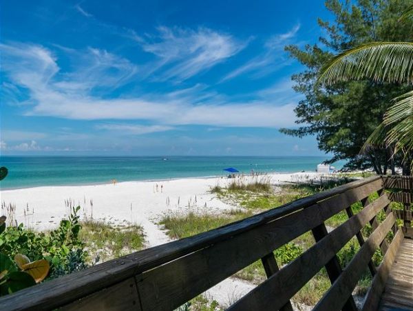 Holmes Beach Gulf Front Vacation Home 3 Bedrooms Sleeps Six