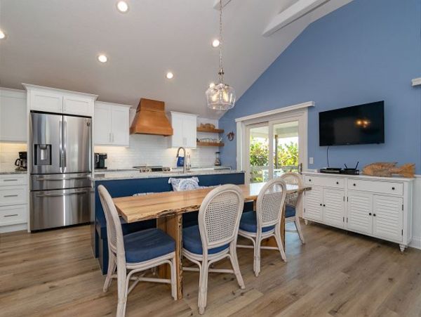 Holmes Beach Gulf Front Vacation Home 3 Bedrooms Sleeps Six