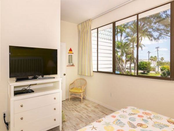 Holmes Beach Beautiful Vacation Rental Beach House
