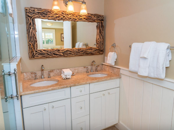 North Anna Maria 4 bedroom rental 2 blocks to Pine Avenue