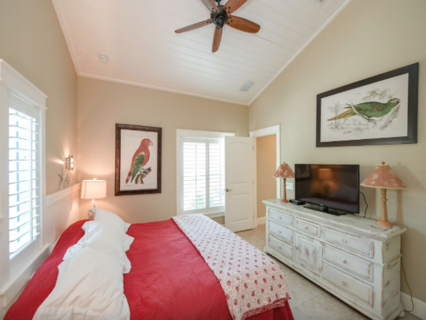 North Anna Maria 4 bedroom rental 2 blocks to Pine Avenue