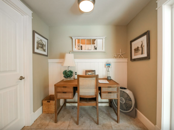 North Anna Maria 4 bedroom rental 2 blocks to Pine Avenue