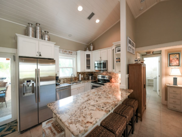 North Anna Maria 4 bedroom rental 2 blocks to Pine Avenue