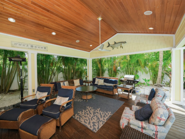 North Anna Maria 4 bedroom rental 2 blocks to Pine Avenue