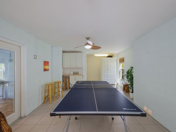 Walk to Beach Anna Maria Three Bedroom Vacation Home Sleeps 6