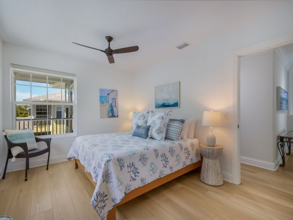 Walk to Beach Anna Maria Three Bedroom Vacation Home Sleeps 6