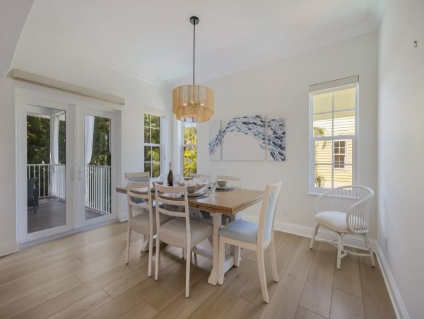 Walk to Beach Anna Maria Three Bedroom Vacation Home Sleeps 6