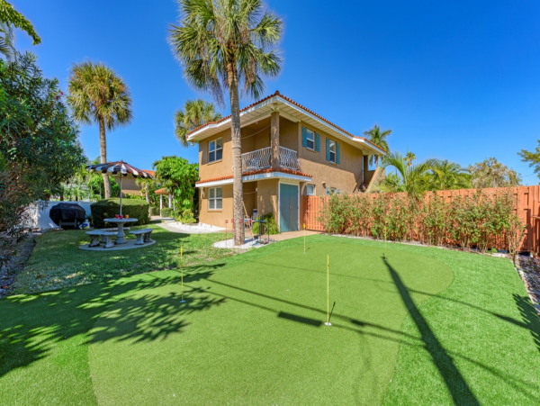 Home Beach Vacation Rental Two Bedrooms Short Walk to Beach