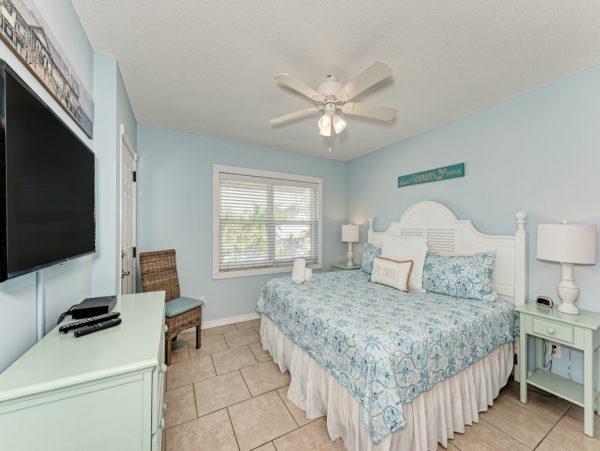 Home Beach Vacation Rental Two Bedrooms Short Walk to Beach