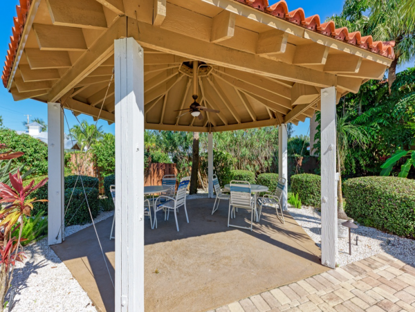 Home Beach Vacation Rental Two Bedrooms Short Walk to Beach