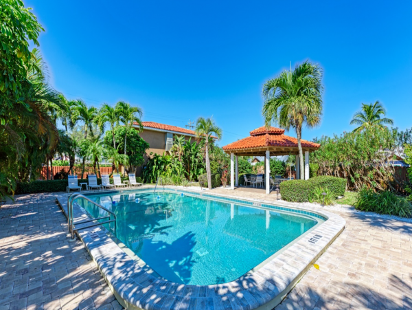 Home Beach Vacation Rental Two Bedrooms Short Walk to Beach