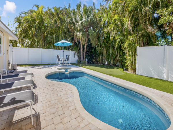 Anna Maria Four Bedroom Vacation Home With Private Pool