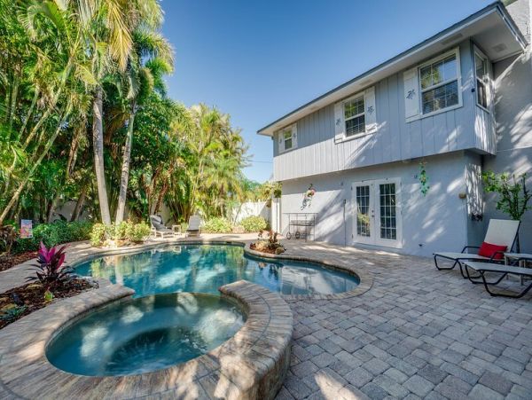 Luxury Anna Maria Island Three Bedroom Vacation Home Pool