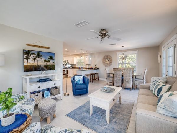 Luxury Anna Maria Island Three Bedroom Vacation Home Pool
