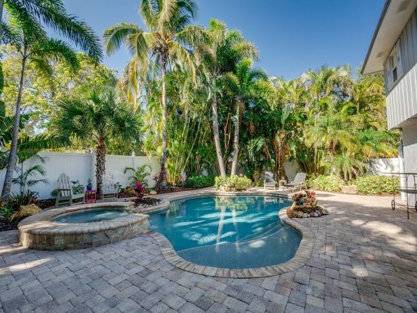 Luxury Anna Maria Island Three Bedroom Vacation Home Pool