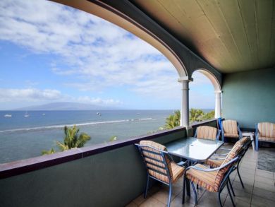 Furnished balcony