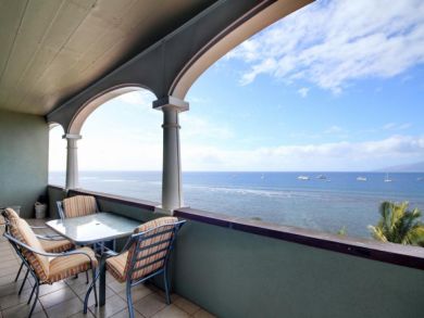 Ocean front penthouse in Lahaina, Hawaii