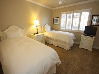 Bedroom 2 with extra large twin beds