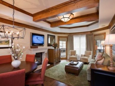 Vail, Colorado vacation condo for skiing with comfortable furniture