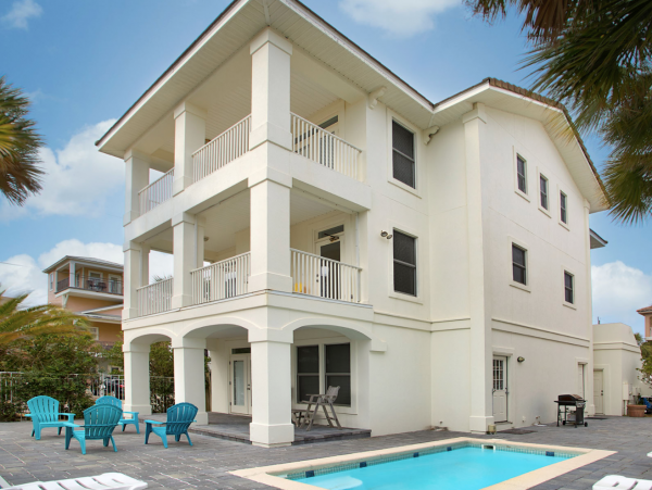 Luxury Vacation Home Super Close to World Class Beach