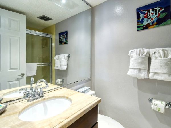 Two Bedroom Vacation Condo with Gorgeous Sunset Views