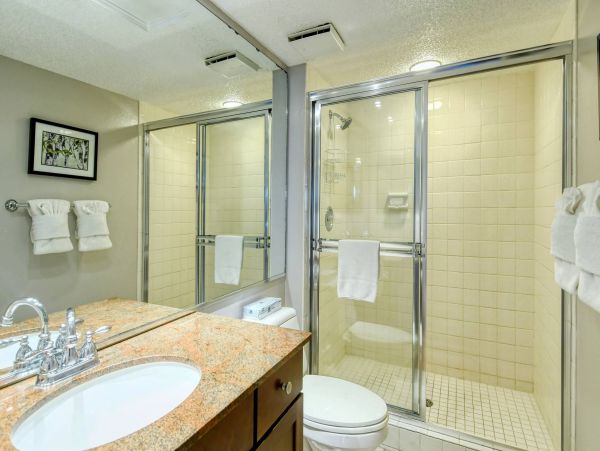 Two Bedroom Vacation Condo with Gorgeous Sunset Views