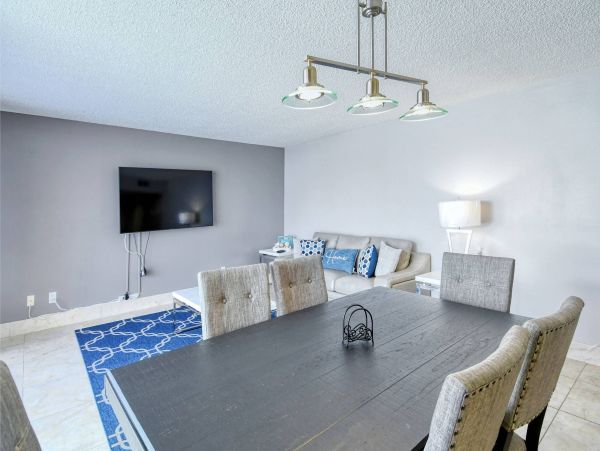 Two Bedroom Vacation Condo with Gorgeous Sunset Views