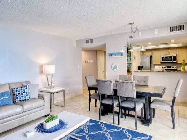 Two Bedroom Vacation Condo with Gorgeous Sunset Views