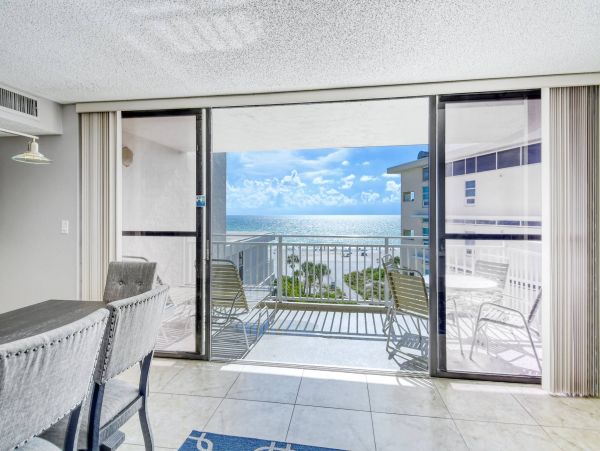 Two Bedroom Vacation Condo with Gorgeous Sunset Views