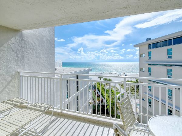 Two Bedroom Vacation Condo with Gorgeous Sunset Views