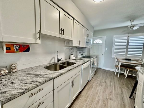 Two Bedroom Vacation Rental Condo in Holmes Beach with Gulf Views