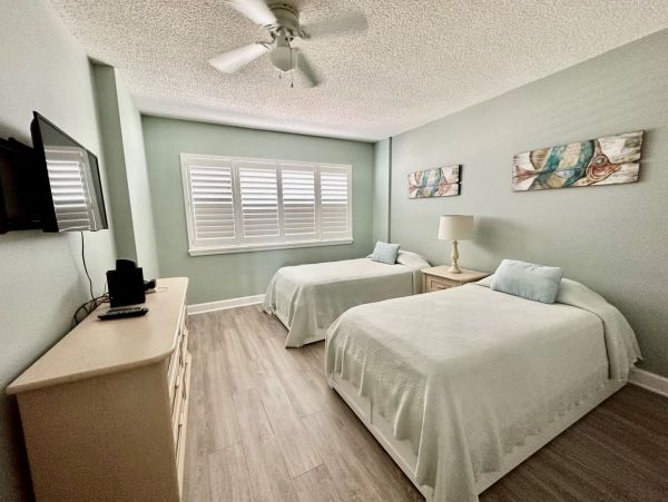 Two Bedroom Vacation Rental Condo in Holmes Beach with Gulf Views