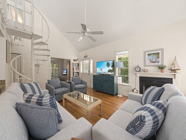 Sanibel Island Vacation Rental - 3 Bedroom Beach Home with Pool & Spa