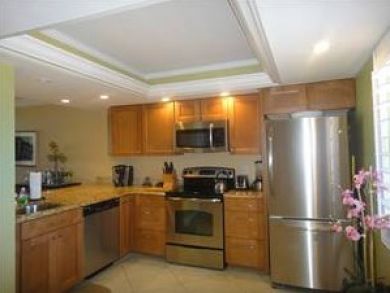 Fully equipped kitchen with stainless steel appliances Fully equipped kitchen with stainless steel appliances