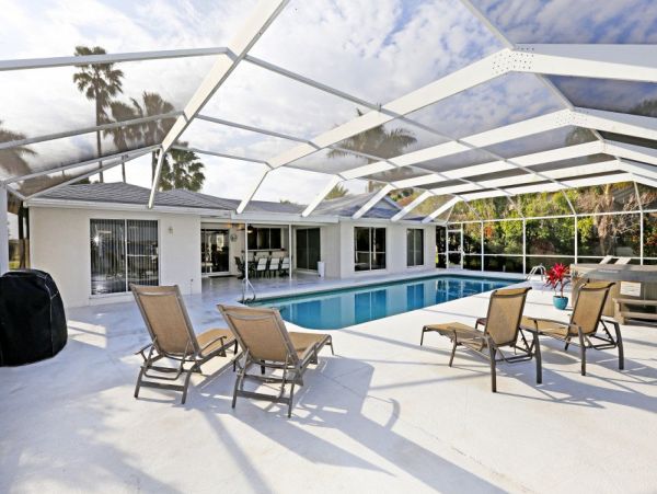 Four Bedroom Cape Coral Vacation Home with Pool & Hot Tub