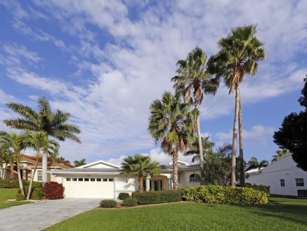 Four Bedroom Cape Coral Vacation Home with Pool & Hot Tub