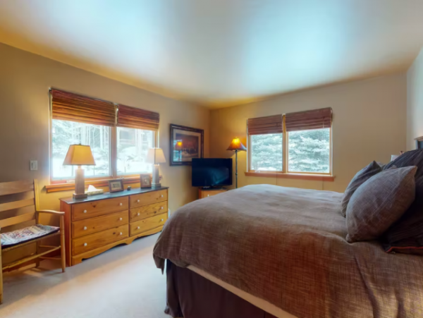 East Vail Rental with 4 Bedrooms plus Den & Mountain Views