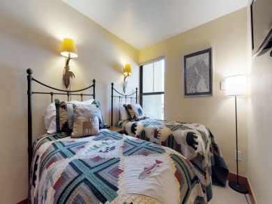 Three Bedroom Luxury Lionshead Vacation Rental Walk to Slope